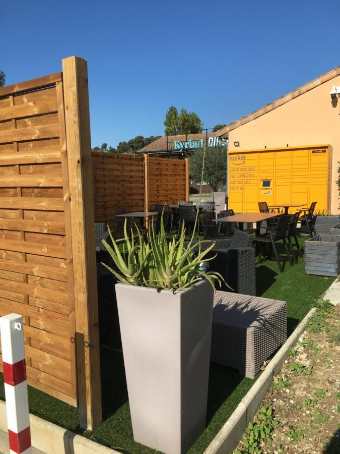 Kyriad Direct Marseille Est La Valentine La Penne-sur-Huveaune Buitenkant foto