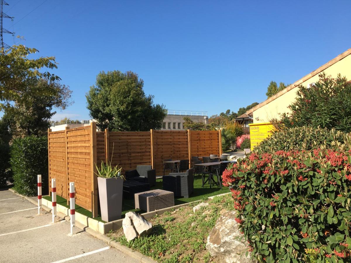 Kyriad Direct Marseille Est La Valentine La Penne-sur-Huveaune Buitenkant foto