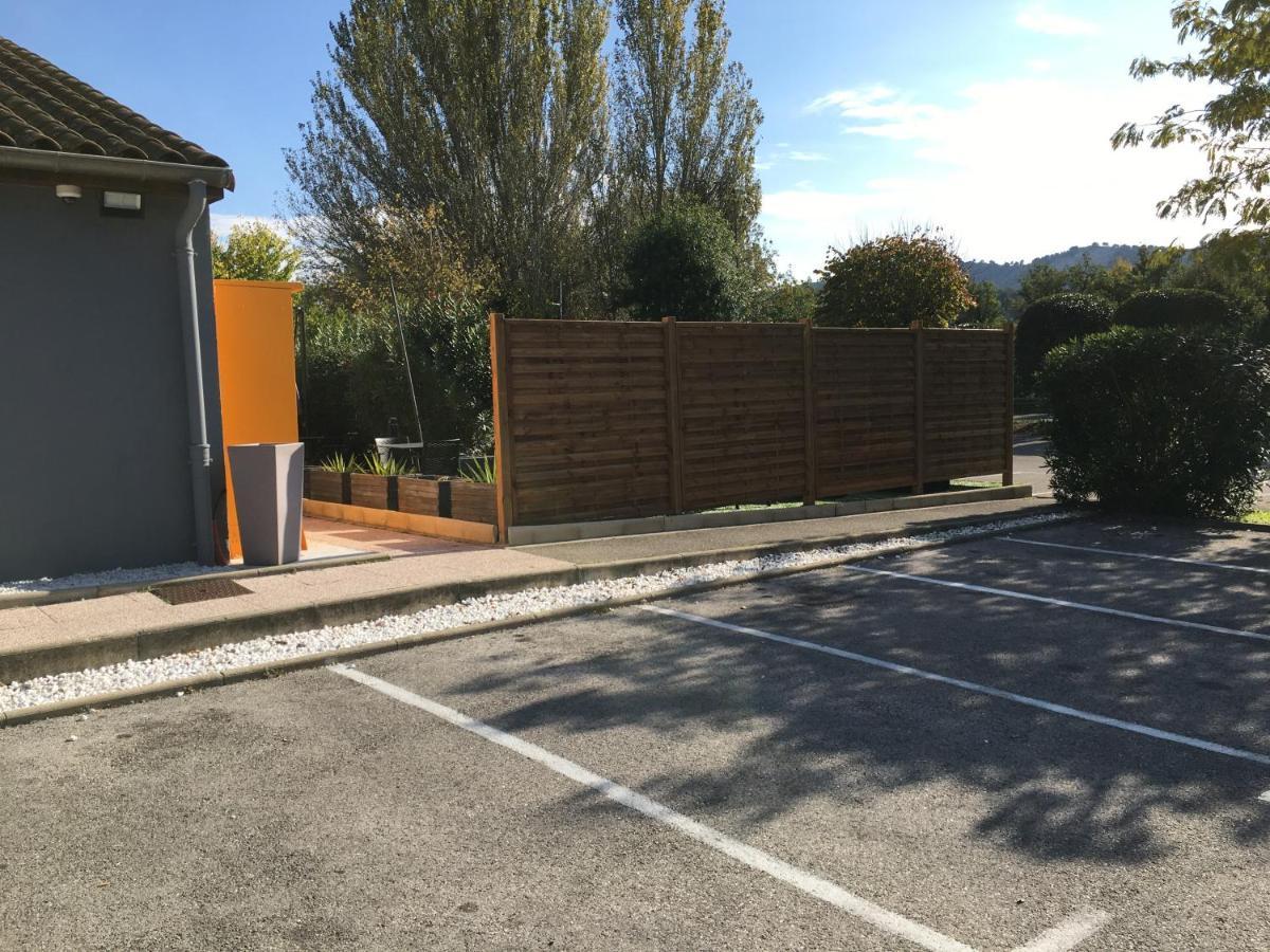 Kyriad Direct Marseille Est La Valentine La Penne-sur-Huveaune Buitenkant foto