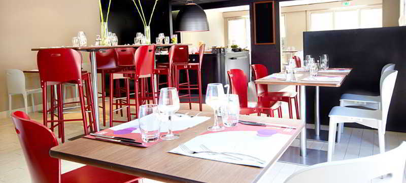 Kyriad Direct Marseille Est La Valentine La Penne-sur-Huveaune Buitenkant foto
