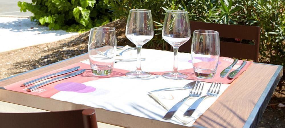 Kyriad Direct Marseille Est La Valentine La Penne-sur-Huveaune Buitenkant foto