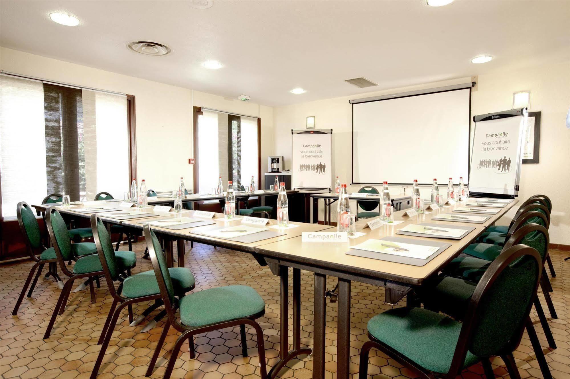 Kyriad Direct Marseille Est La Valentine La Penne-sur-Huveaune Faciliteiten foto